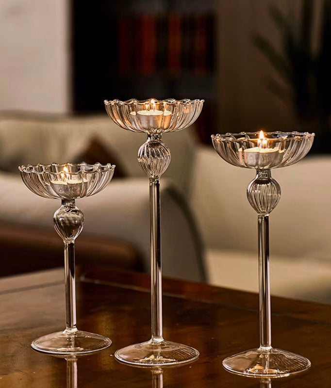 bougeoir-sur-pied-verre-transparent-decoration-interieur,objet,décoratif,salon, bougie,