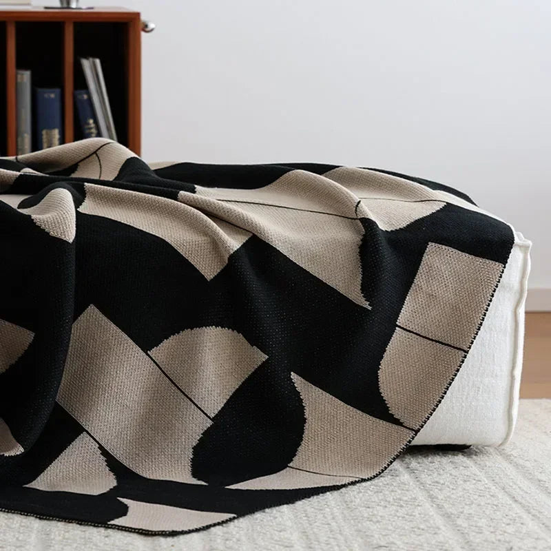plaid-motif-geometric-coton-noir-beige-décoration-maison-salon-cocooning