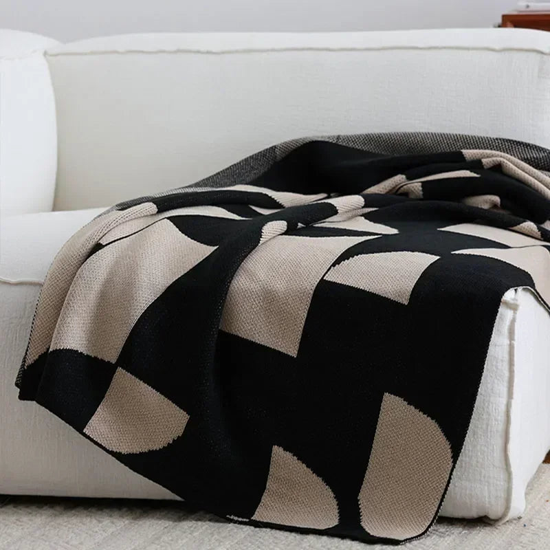plaid-motif-geometric-coton-noir-beige-décoration-maison-salon-cocooning